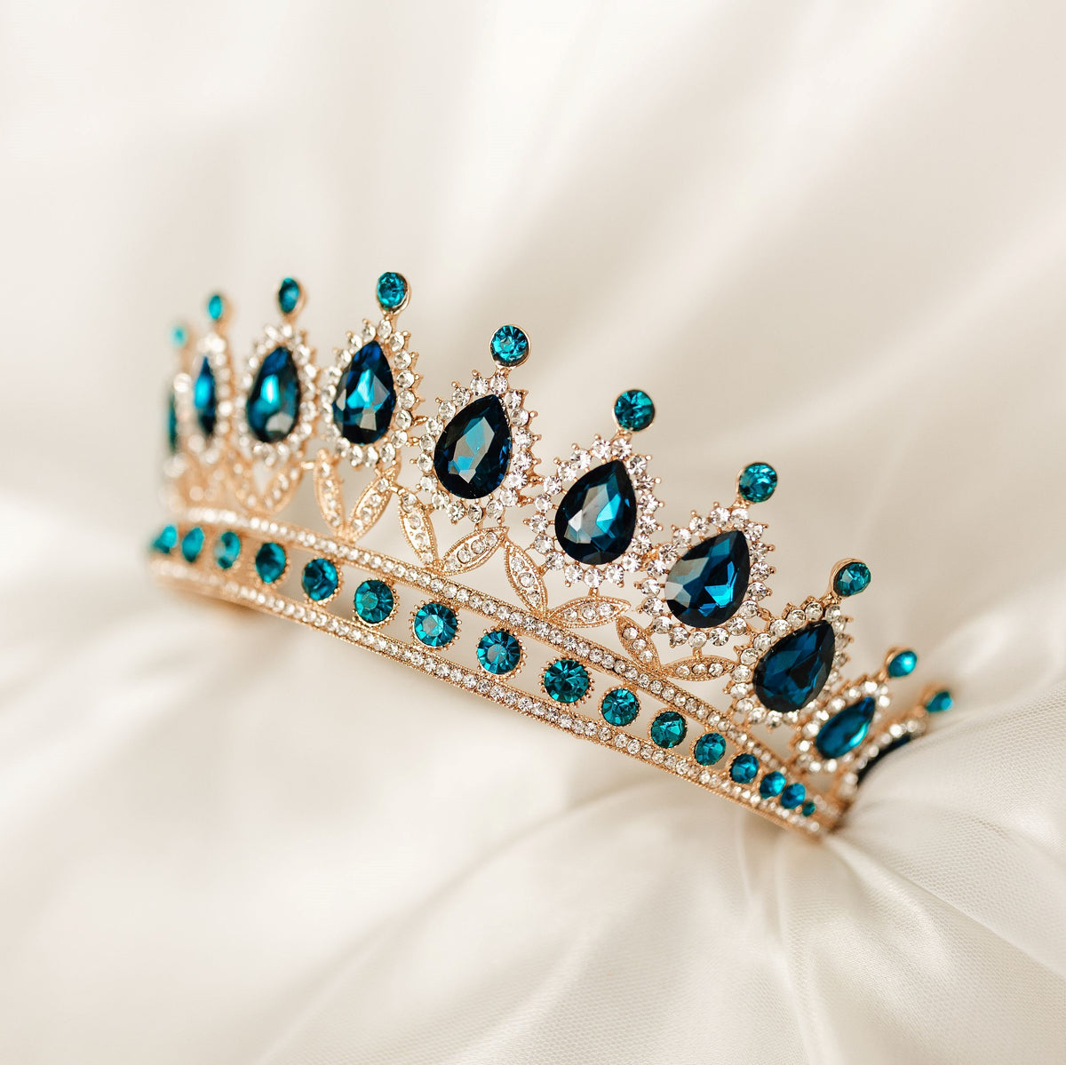 Saya's Tiara in Aquamarine Blue