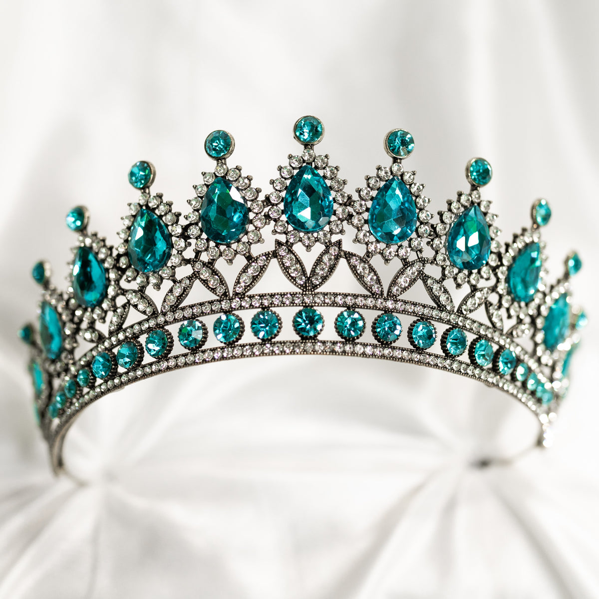 Tiara様確認用 Saya's Tiara in Light Blue & Antique Gold – Auburn & Main