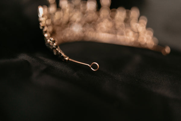 Helena's Tiara in Black
