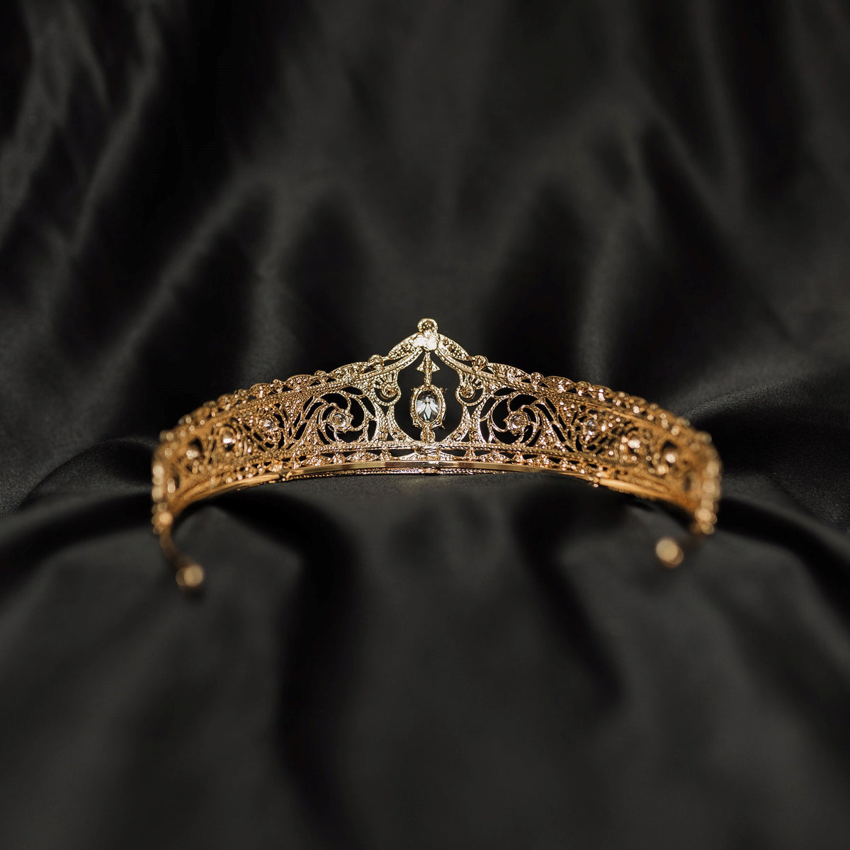 Aria's Tiara in Gold
