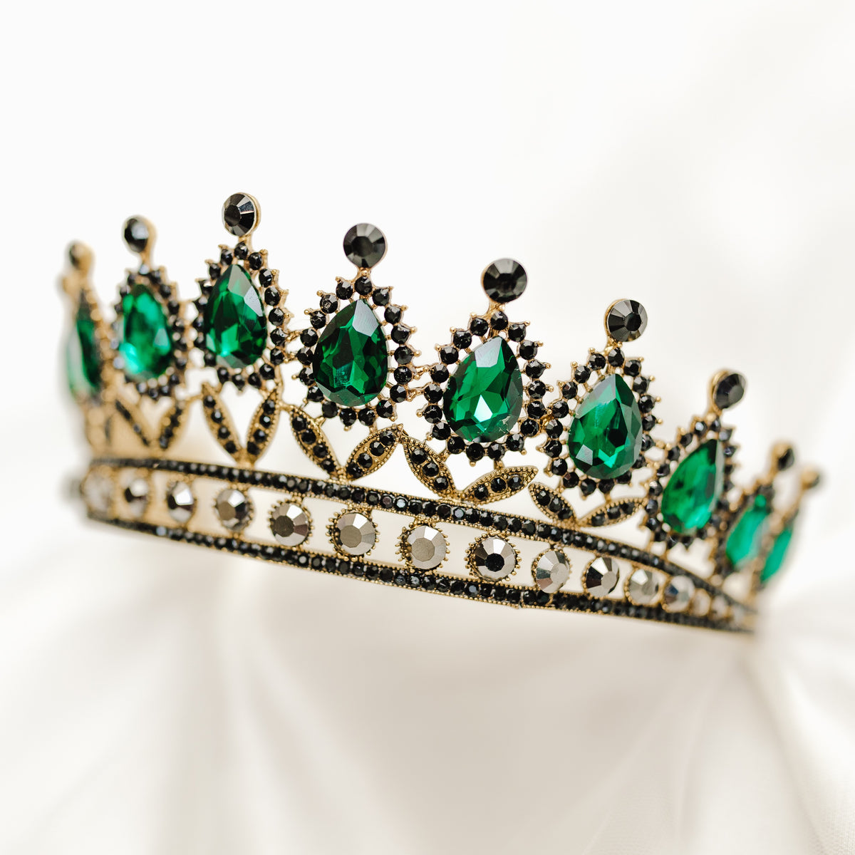 Saya’s Tiara in Green & Antique Gold