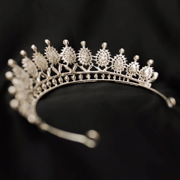 Saya's Tiara in Green & Silver