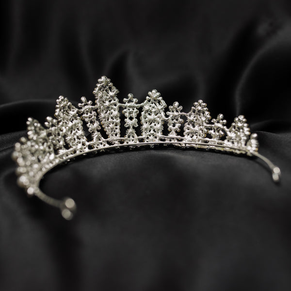 Hollis' Tiara in Silver Pearl