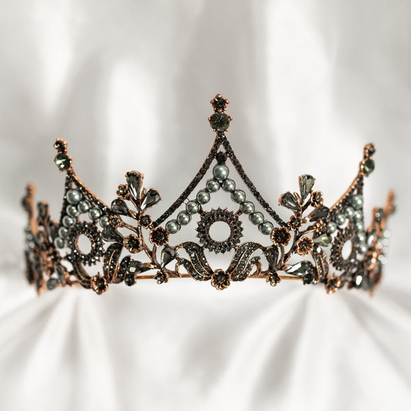 Isolde's Tiara in Gray