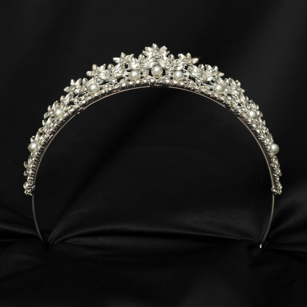 Sandy’s Tiara in Silver