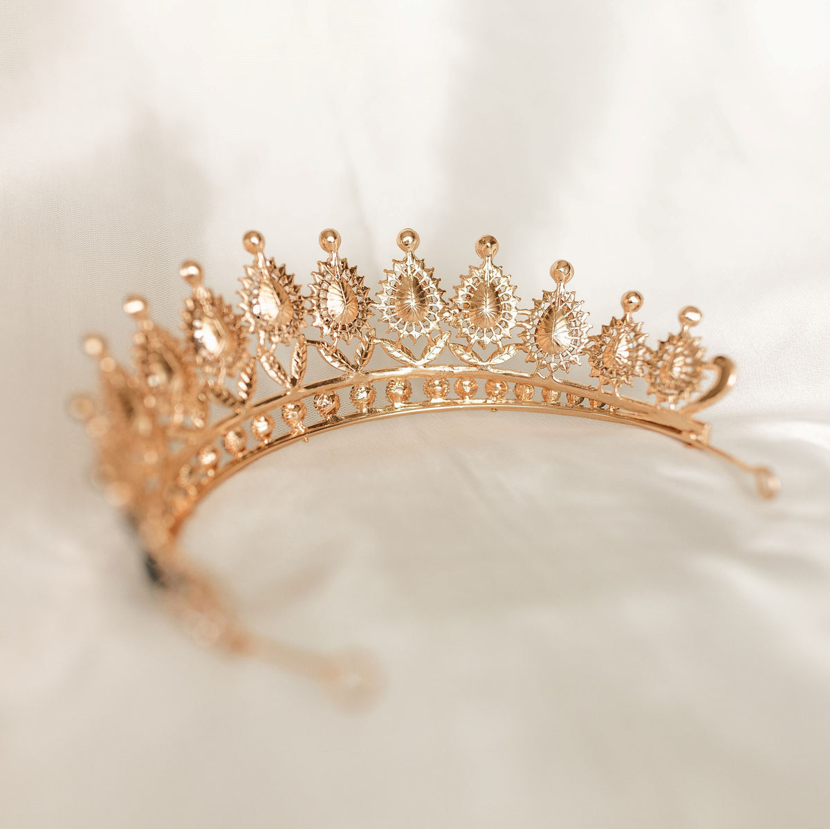 Saya's Tiara in Aquamarine Blue