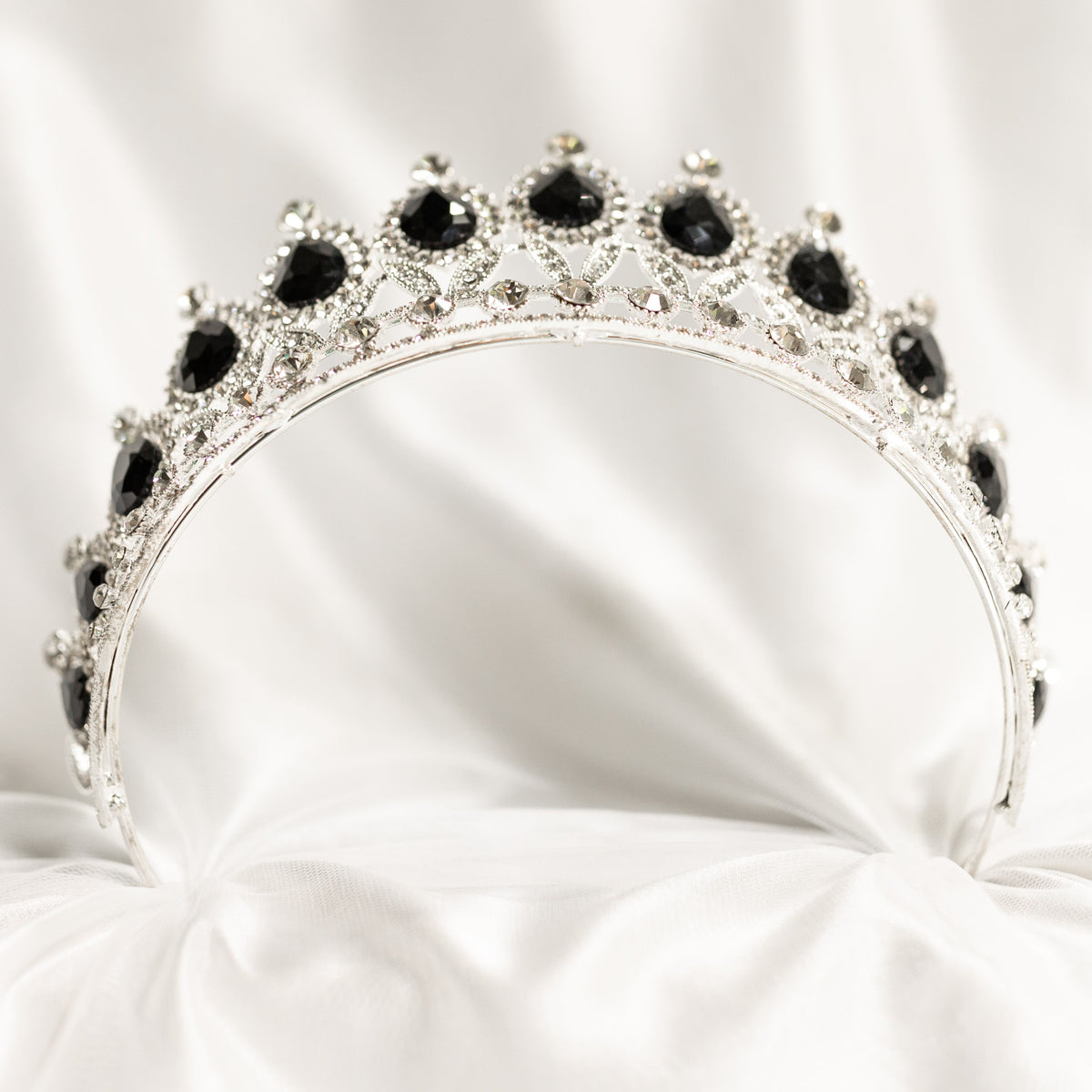 Saya's Tiara in Black & Silver
