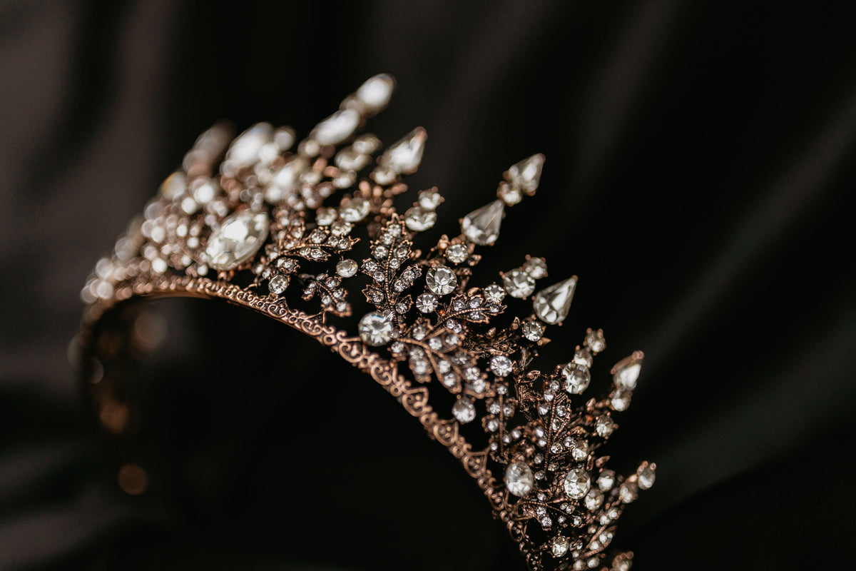 Helena's Tiara in Black