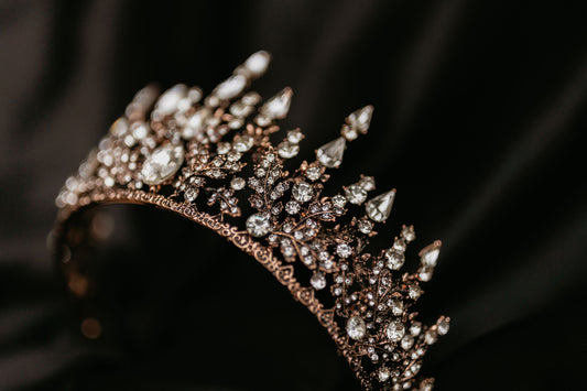 Helena's Tiara in Black
