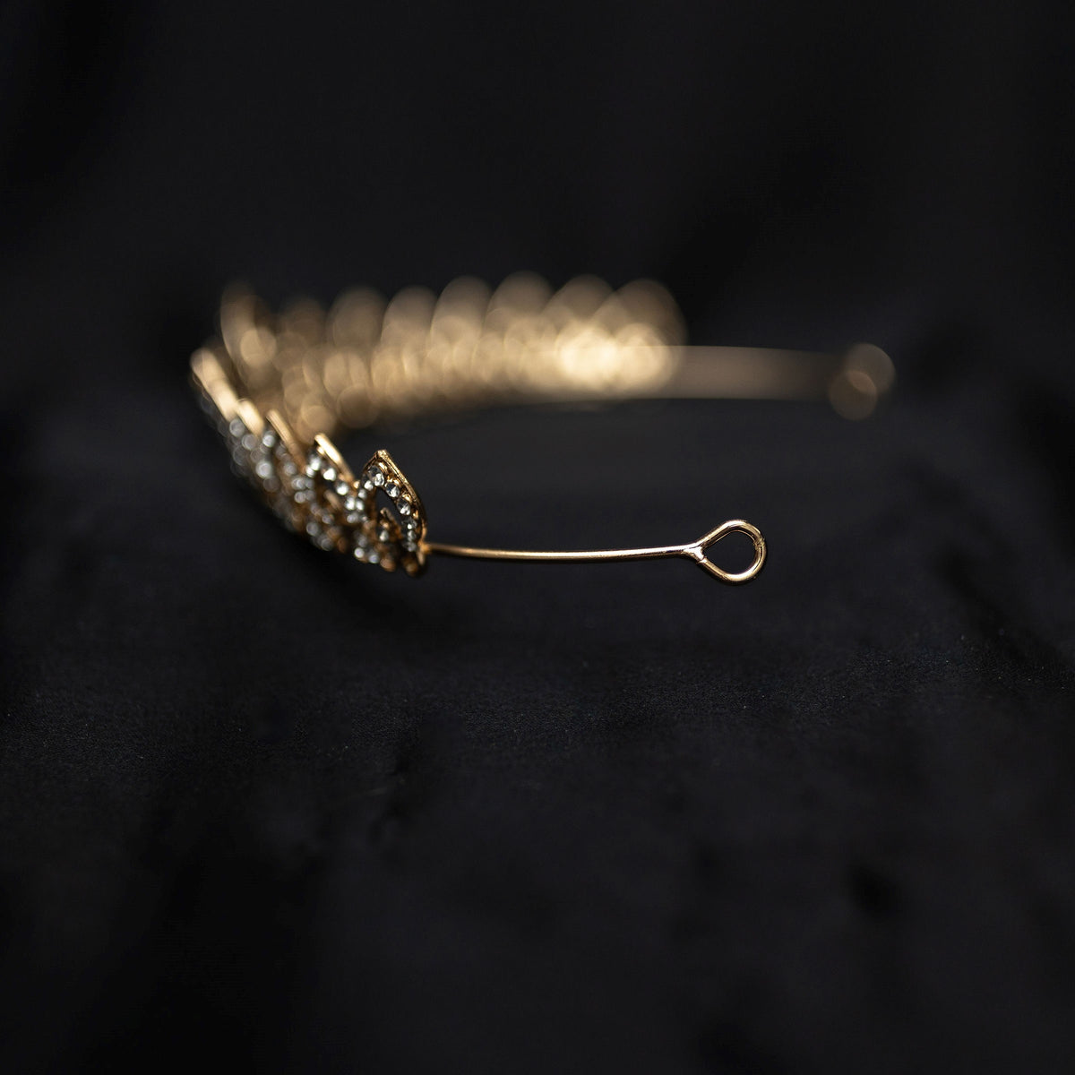 Amelia's Tiara in Gold - End