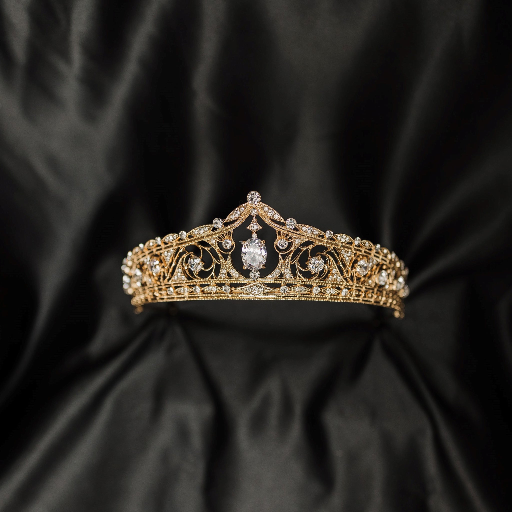 Aria's Tiara in Gold