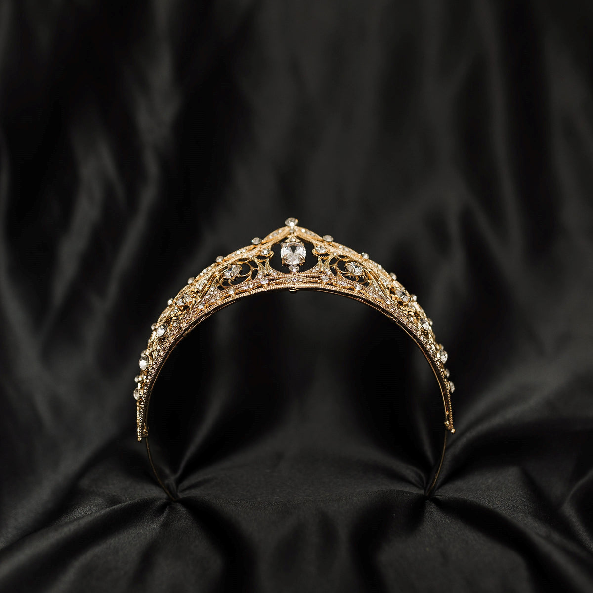 Aria's Tiara in Gold
