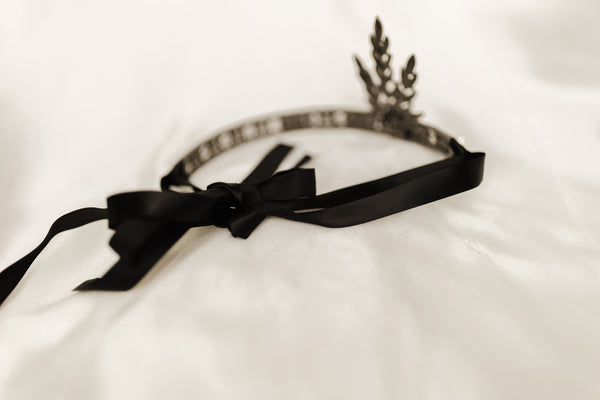 Georgie - Georgie's Tiara in Silver - 1920s flapper style hair accessory, faux pearls faux diamonds, Leaf design -  ribbon