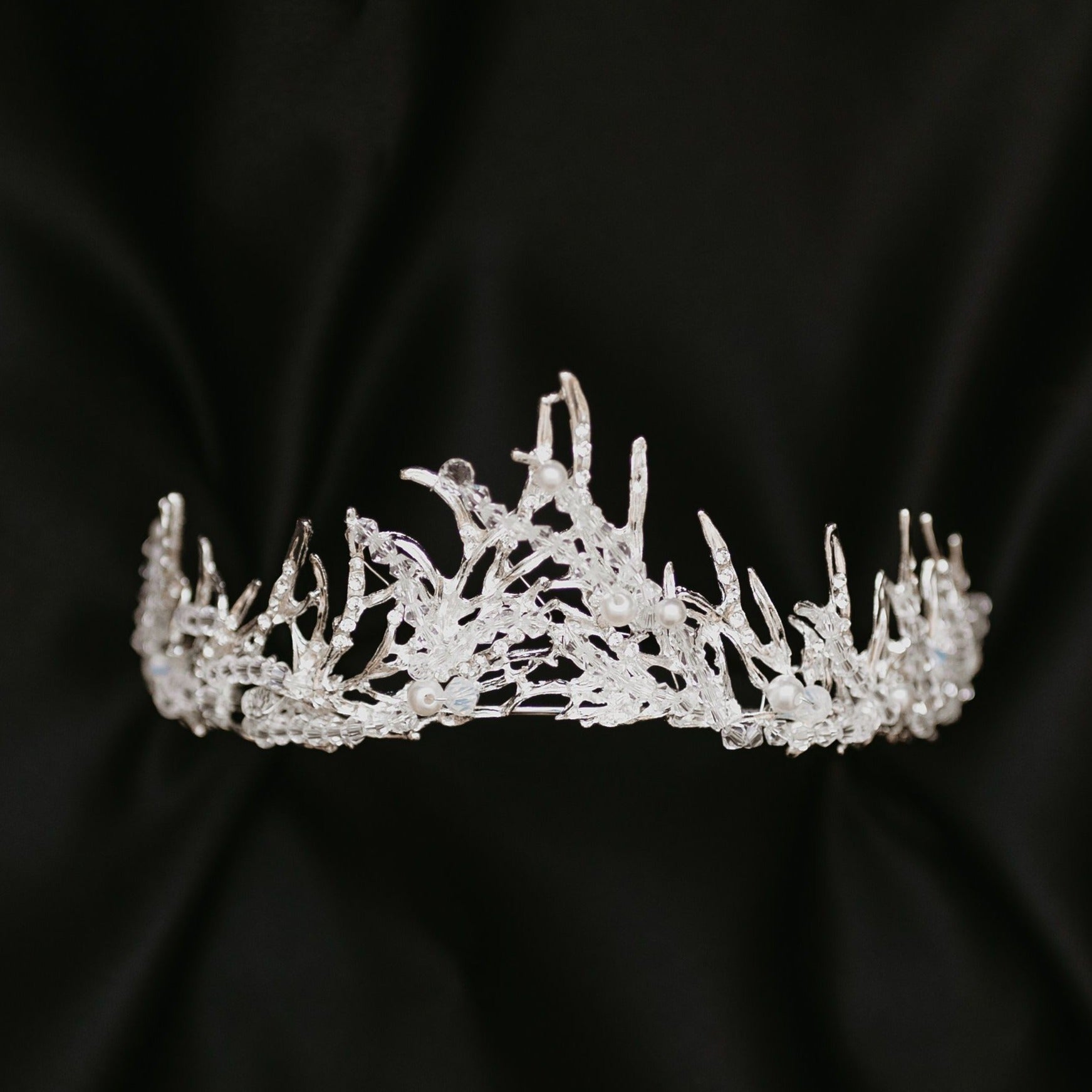 Gilda’s Tiara in White