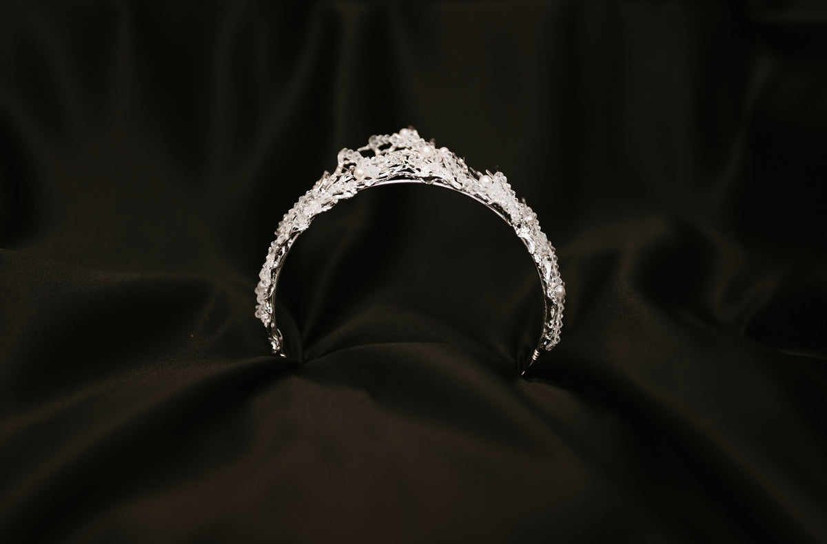 Gilda’s Tiara in White