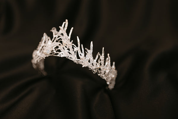 Gilda’s Tiara in White