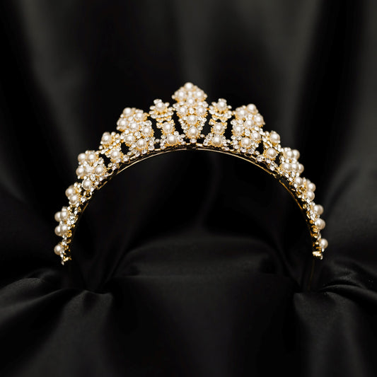 Hollis' Tiara in Gold Pearl