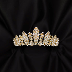 Hollis' Tiara in Gold Pearl