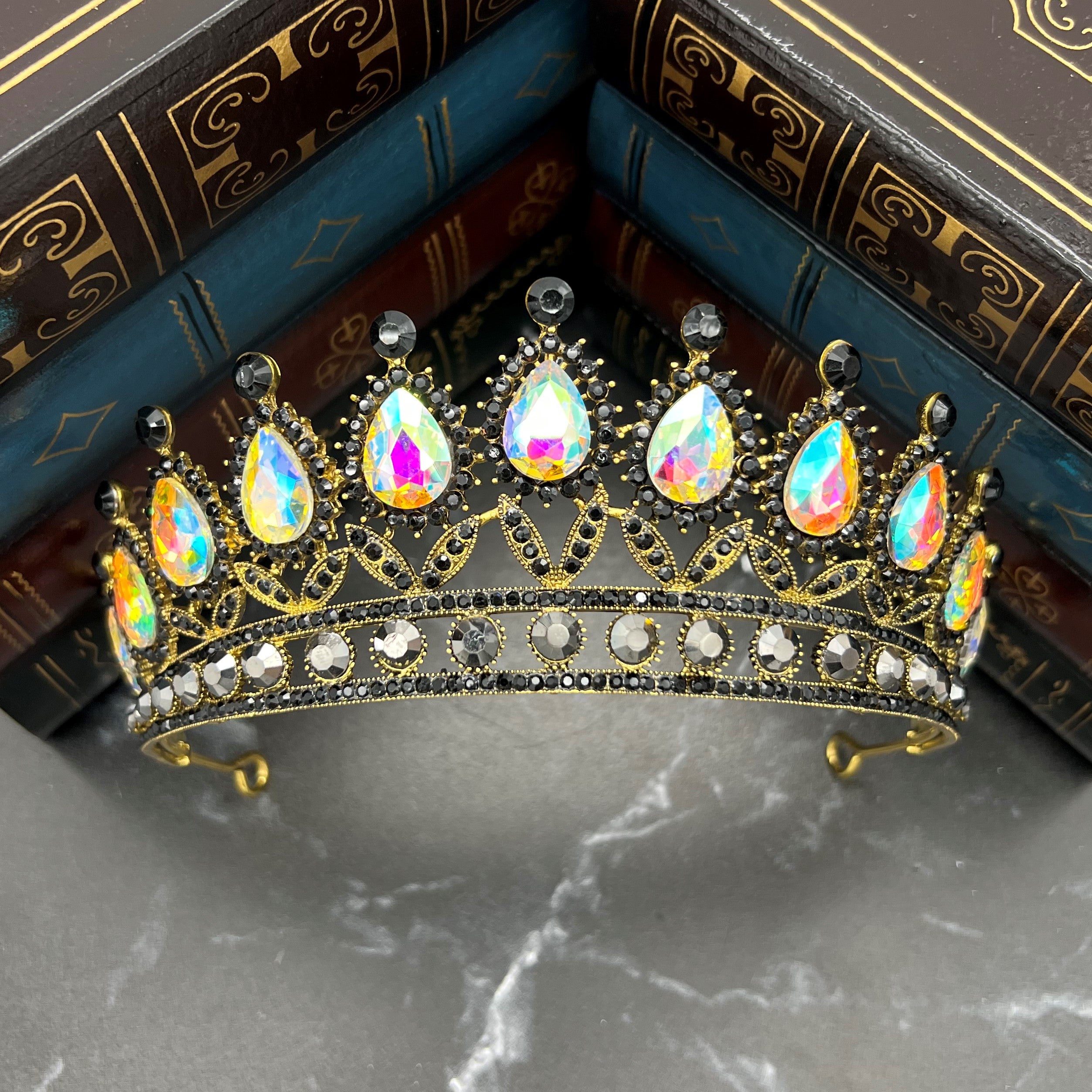 茶 tiara 17278- Island Princess Tiara with Combs - 5.75