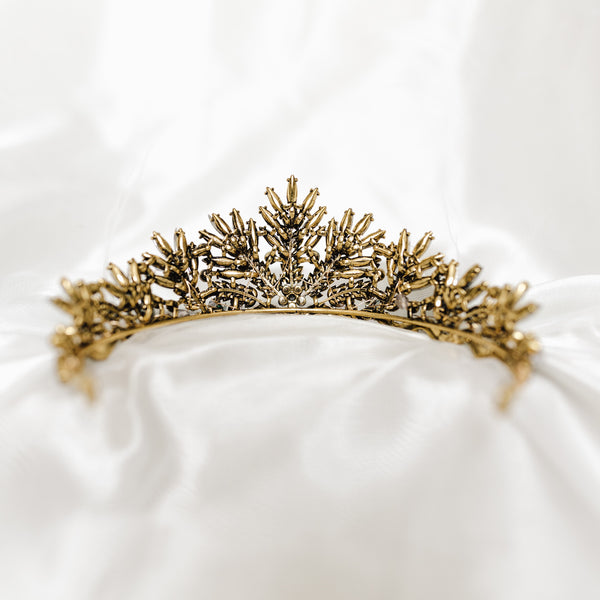 Petra's Tiara in Black