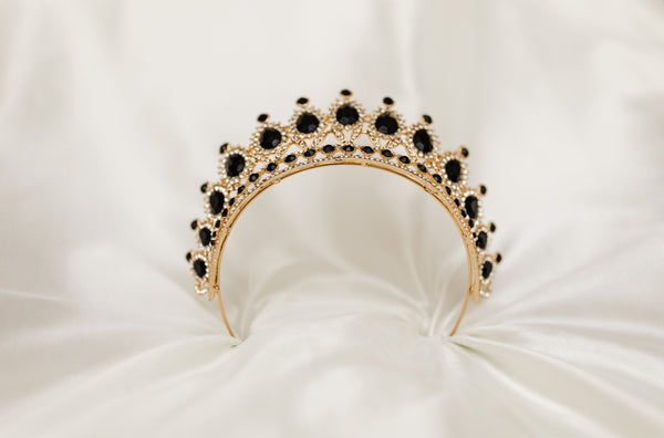 Saya's Tiara in Black