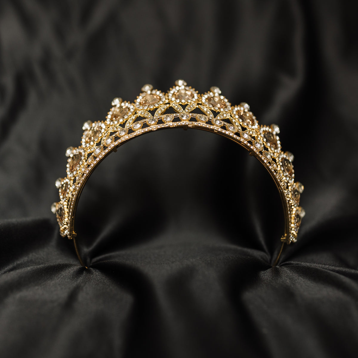 Saya's Tiara in Gold