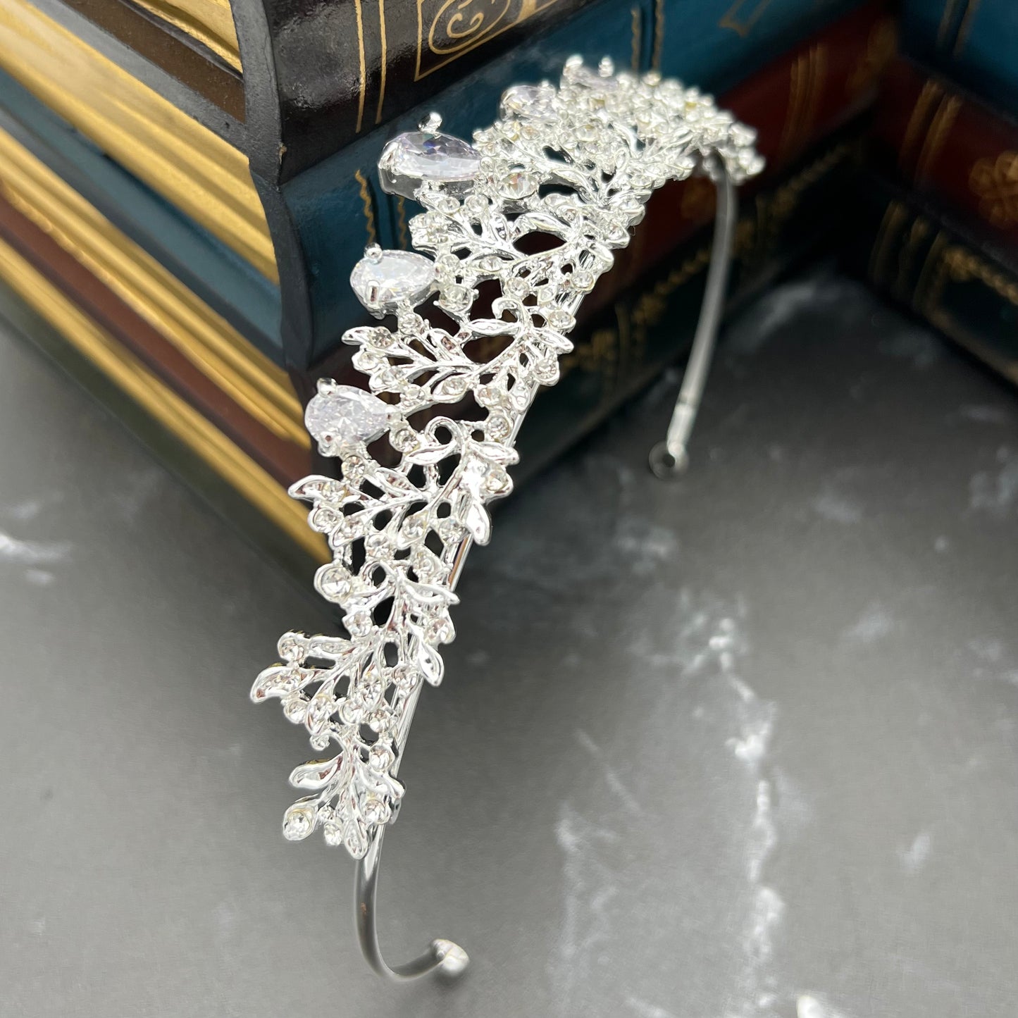 Medina's Tiara Silver - Angle